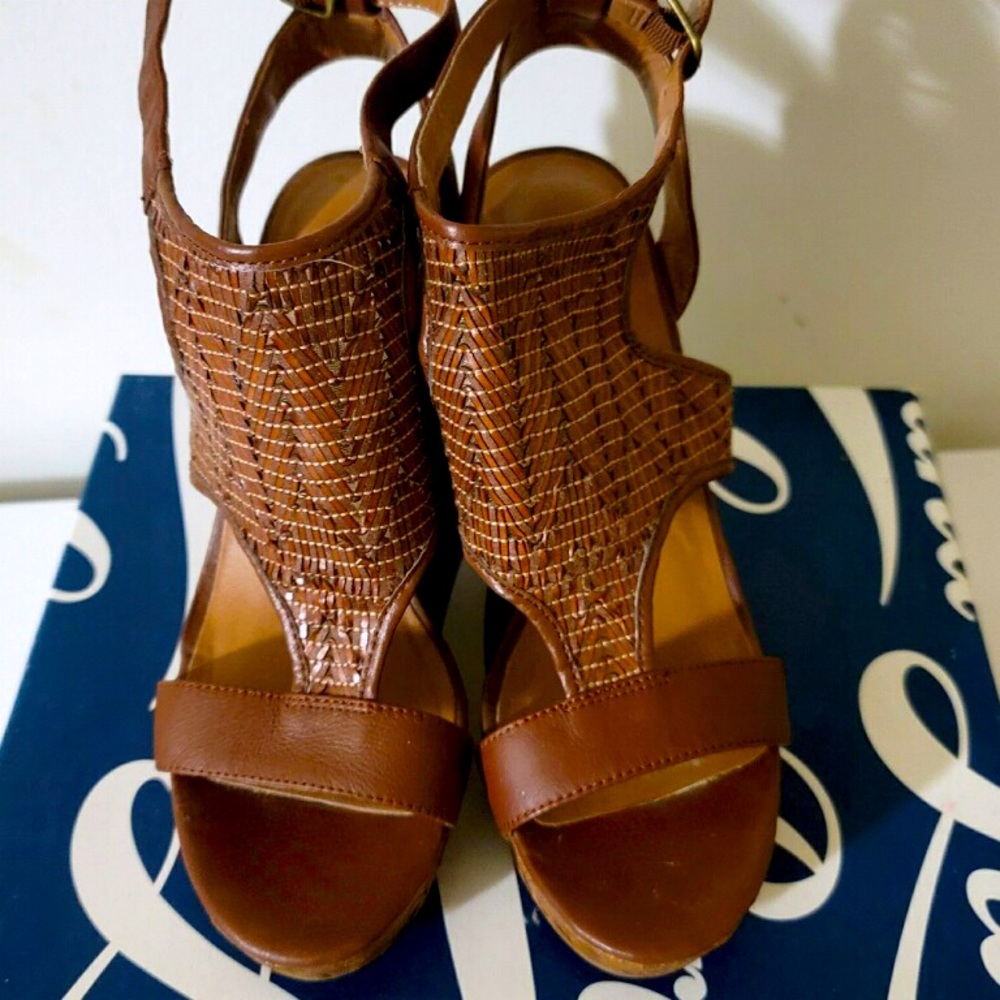 Lucky Brand; Women’s Size 9; Brown Leather;  good condition; original shoe box